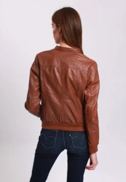 Lee Cooper Leather Jacket With Round Collar - 2 Zipped Side Pockets - - Veste En Cuir - Cognac 7 Lee Cooper Leather Jacket With Round Collar - 2 Zipped Side Pockets - - Veste En Cuir - Cognac -Lee Cooper Soldes 34400b1754eb45e3959003e8f32ac50b