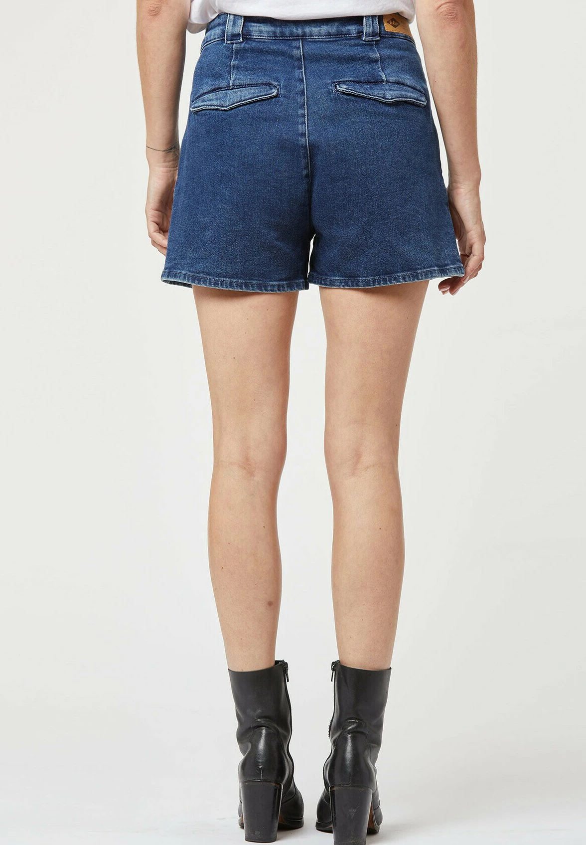 Lee Cooper Jaika - Short En Jean - Recycled Stone Brushed 4 Lee Cooper Jaika - Short En Jean - Recycled Stone Brushed – Image 2
